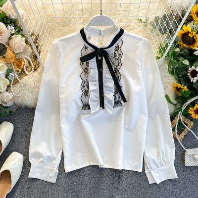 Cămașă elegantă de damă cu broască și guler jos