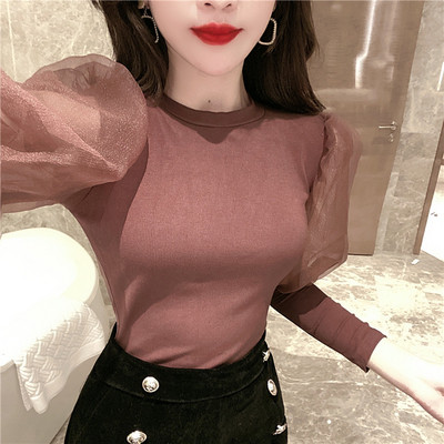 Női testhezálló blúz tüll ujjal