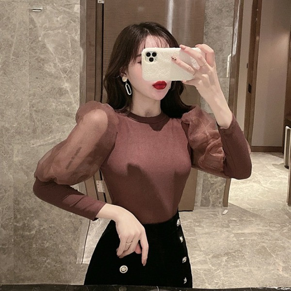 Női testhezálló blúz tüll ujjal