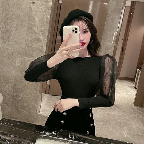 Női testhezálló blúz tüll ujjal