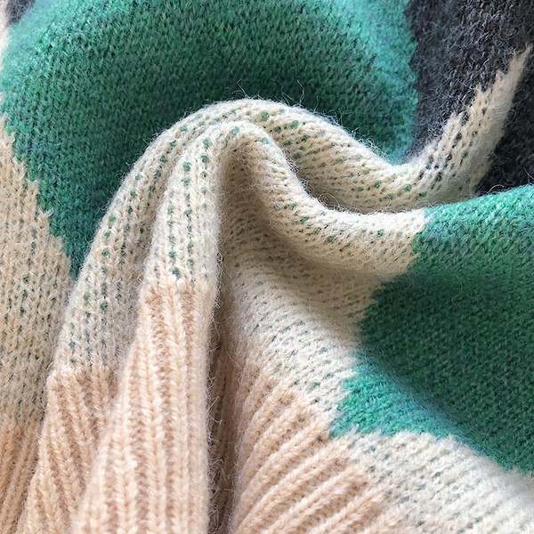 Pulover de dama in rosu si gri cu decolteu rotund