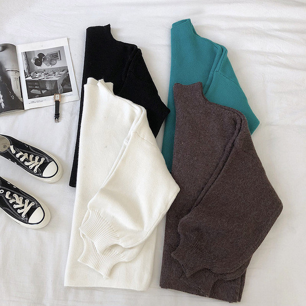 Pulover de damă în patru culori cu mâneci largi și guler semi-înalt