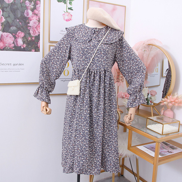 Rochie moderna de dama cu maneci lotus si motive florale in mai multe culori