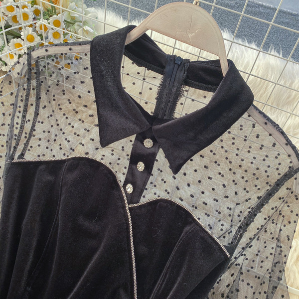 Rochie de dama moderna din catifea cu tul si guler in negru