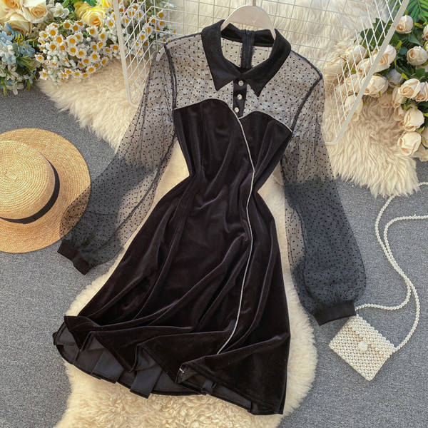 Rochie de dama moderna din catifea cu tul si guler in negru