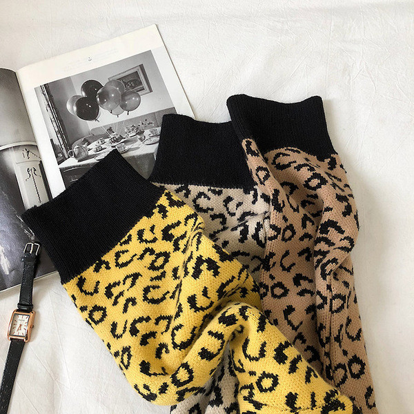 Modern női mellény leopárd mintával és V-nyakkal