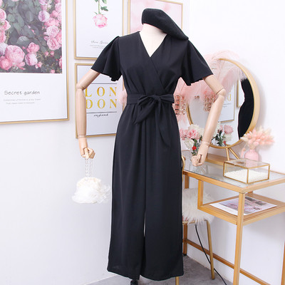 Női overál rövid ujjú, övvel és spitz nyakkivágással több színben