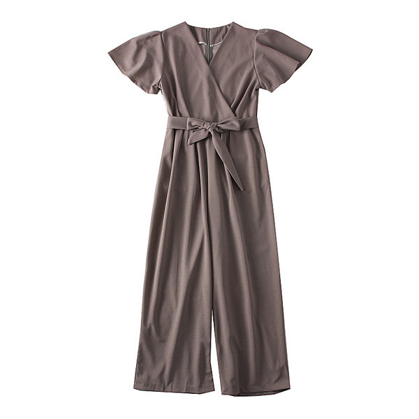 Női overál rövid ujjú, övvel és spitz nyakkivágással több színben