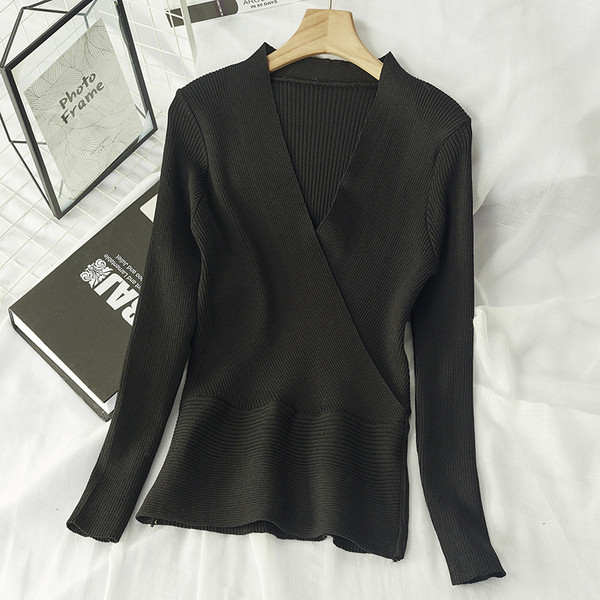 Női őszi-téli blúz spitz nyakkivágással több színben