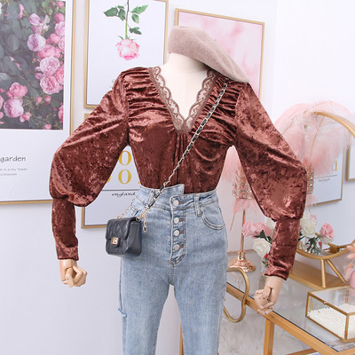 Bluza de dama model nou cu decolteu adanc spitz si dantela in mai multe culori