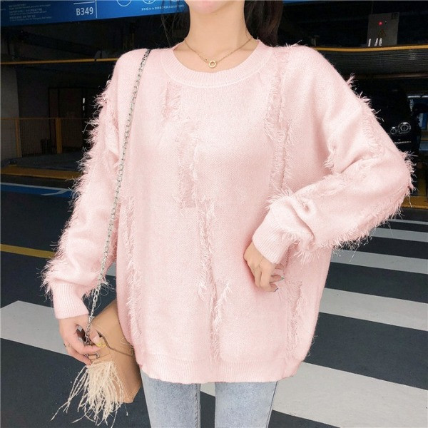 Női pulóver rojtokkal és ovális nyakkivágással