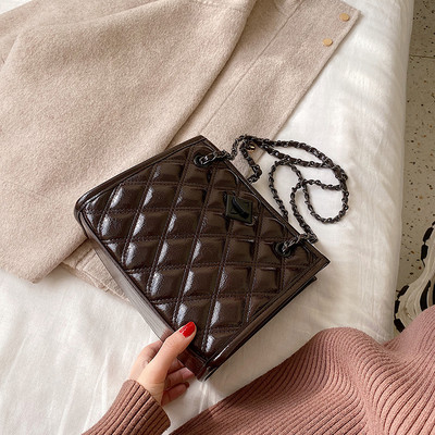 Női bőr táska lánccal több színben