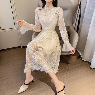 Rochie lunga din dantela cu bucle si nasturi