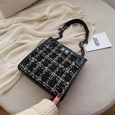 Női kockás táska hosszú füllel, fekete, bordó és bézs színben