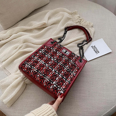 Női kockás táska hosszú füllel, fekete, bordó és bézs színben