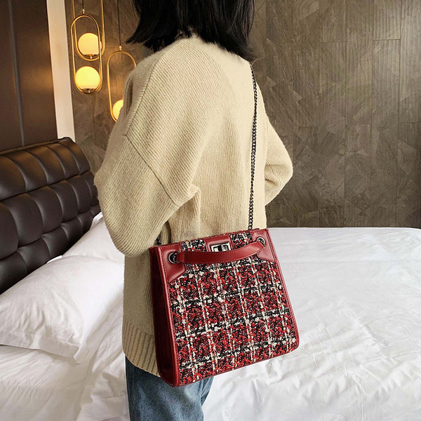 Női kockás táska hosszú füllel, fekete, bordó és bézs színben