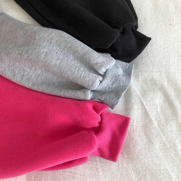 Hanorac zilnic de damă în trei culori cu elemente 3D