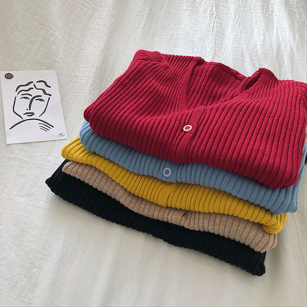 Női kardigán öt színben V-nyakkal és gombokkal