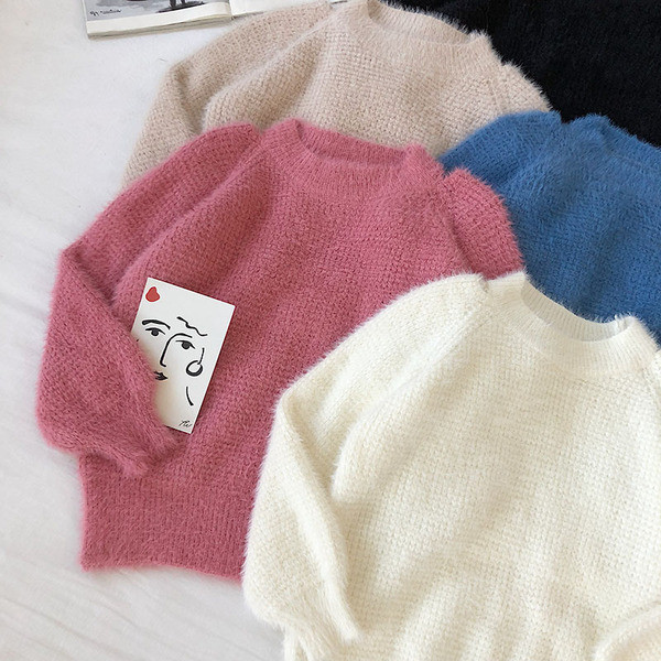 Puha női pulóver öt színben, ovális nyakkivágással és hosszú ujjal