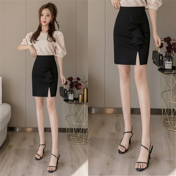 Modern női szoknya hasítékkal, magas derékkal, piros és fekete színben