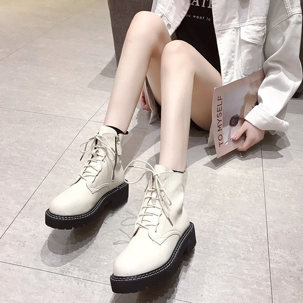 Cizme cubaneze moderne cu șireturi în alb și negru