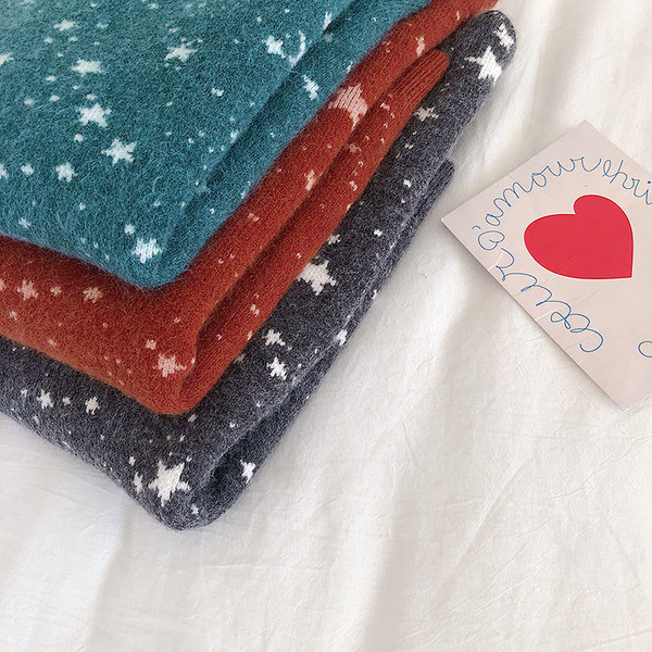 Pulover de dama in rosu, verde si gri cu guler semi-inalt