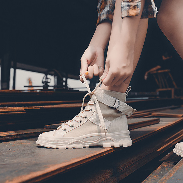 Дамски спортно-ежедневни кецове от текстил и груба подметка