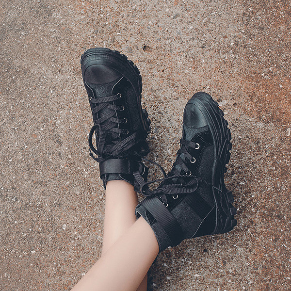 Дамски спортно-ежедневни кецове от текстил и груба подметка