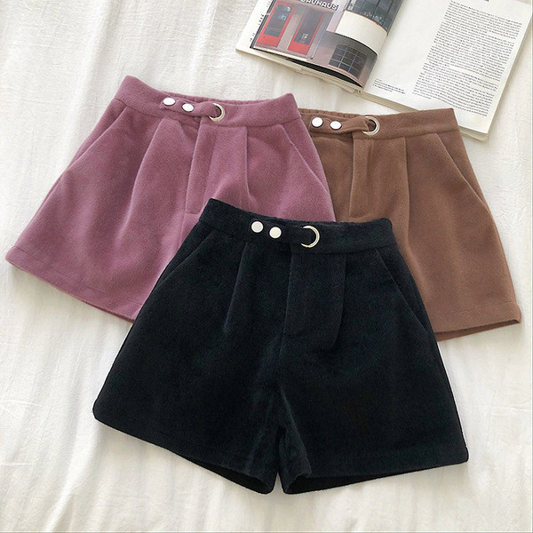 Pantaloni scurti de dama model lat in trei culori cu talie inalta