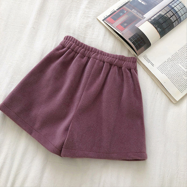 Pantaloni scurti de dama model lat in trei culori cu talie inalta