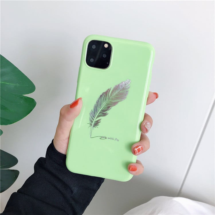 Husa din silicon cu pene in negru si verde pentru Iphone 11 Pro Max