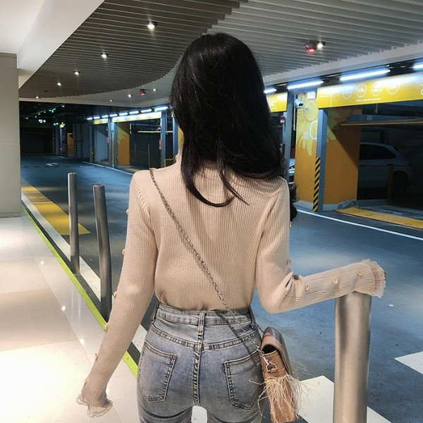 Pulover de dama de ultima generatie cu guler inalt, dantela si nasturi in mai multe culori