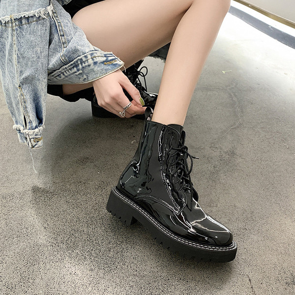 Női csizma durva talpú kubai típusú - három modell