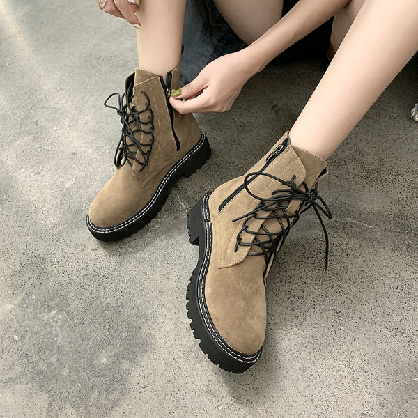 Női csizma durva talpú kubai típusú - három modell