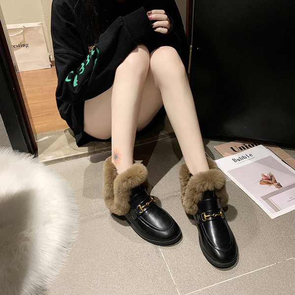 Női alkalmi csizma ökobőrből, fém elemekkel és pehellyel - három modell