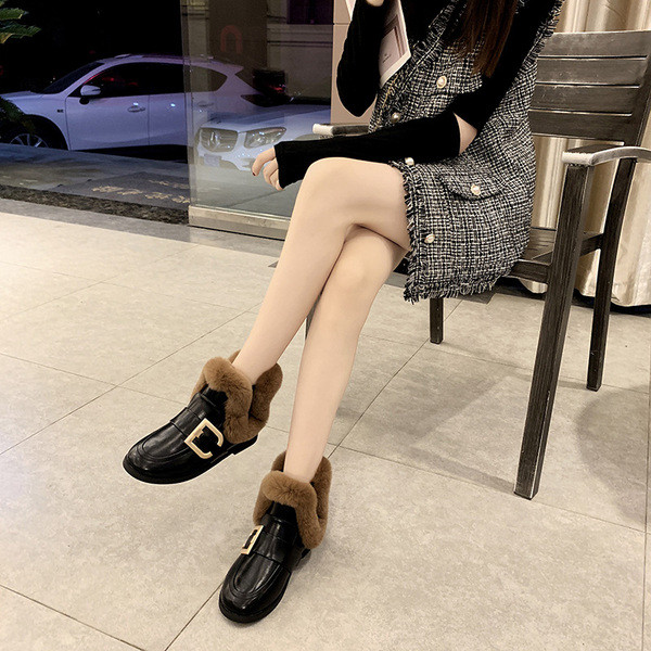 Női alkalmi csizma ökobőrből, fém elemekkel és pehellyel - három modell