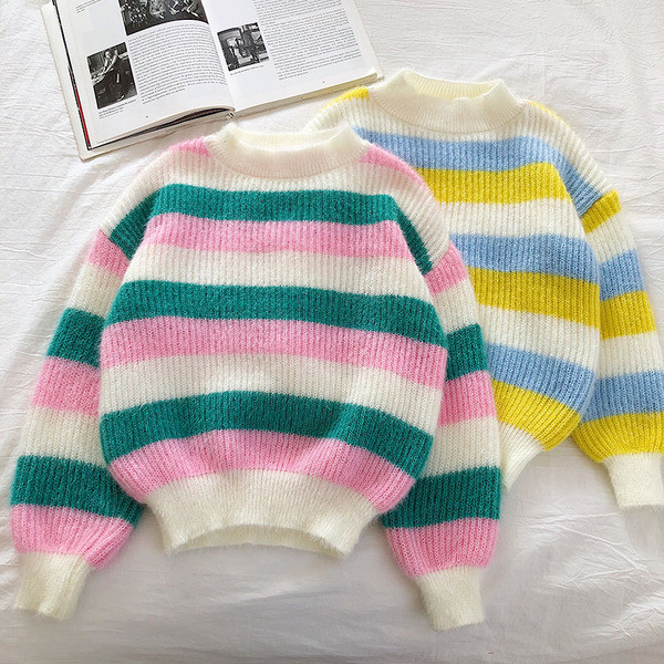 Csíkos női pulóver széles modell három színben