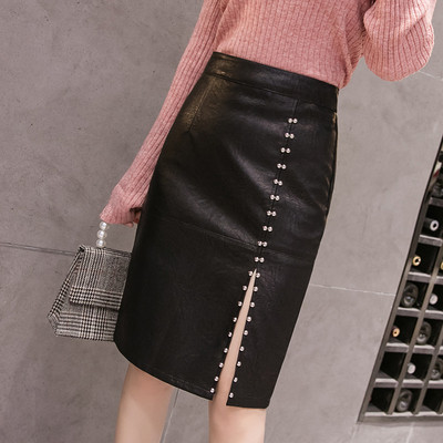 Fusta de dama din piele cu fanta si elemente metalice in negru