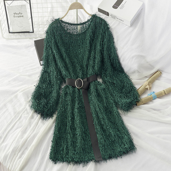 Női ruha rojtokkal és derékövvel több színben