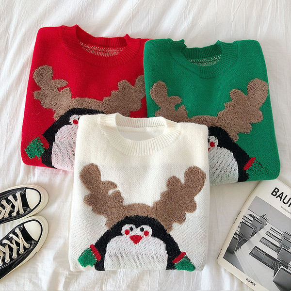 Pulover de dama de Craciun in alb, rosu si verde cu broderie