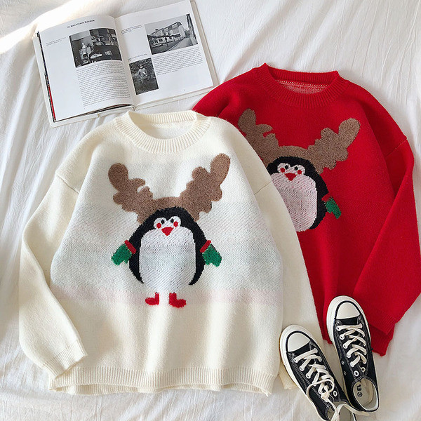 Pulover de dama de Craciun in alb, rosu si verde cu broderie