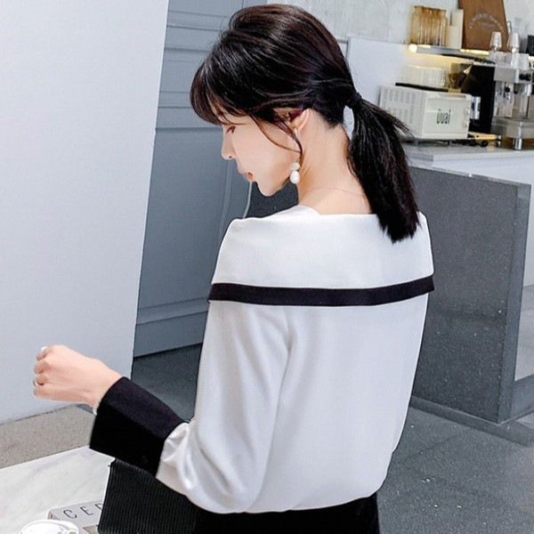 Bluză de damă actuală cu mâneci lungi și decolteu rotund în albastru și negru