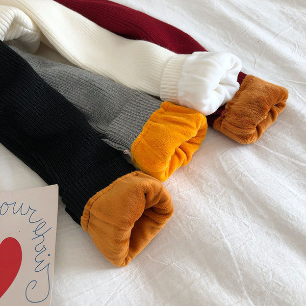 Alkalmi női pulóver négy színben Karcsú modell