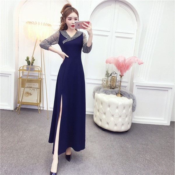 Elegáns női ruha tüll ujjakkal és spitz nyakkivágással több színben