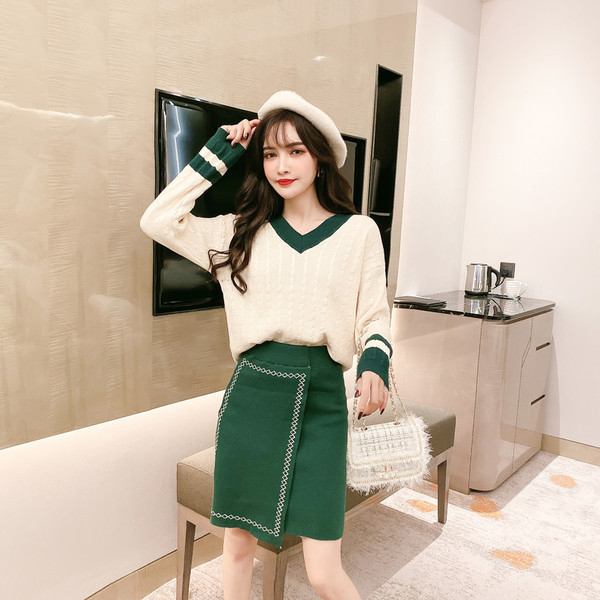 Set dama model nou din doua piese pulover + fusta