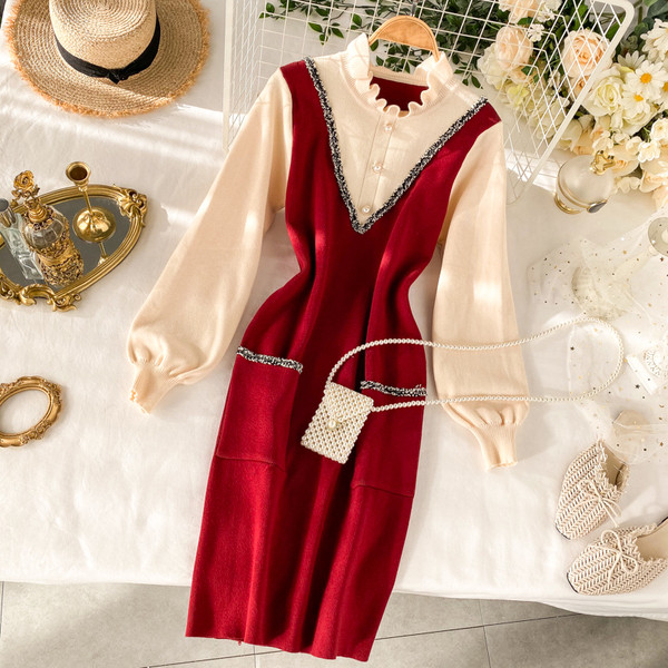 Rochie de dama cu buzunare si guler jos in roz, negru si rosu