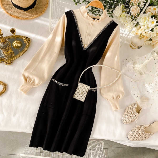 Rochie de dama cu buzunare si guler jos in roz, negru si rosu