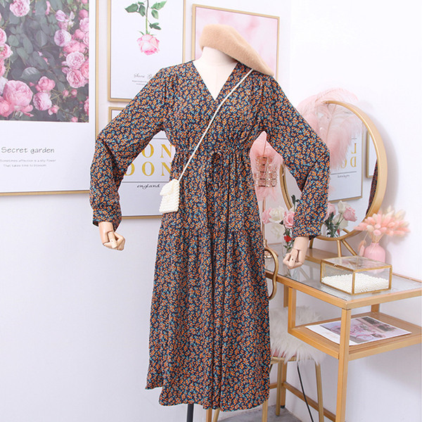 Rochie casual de dama cu decolteu spitz si motive florale in mai multe culori