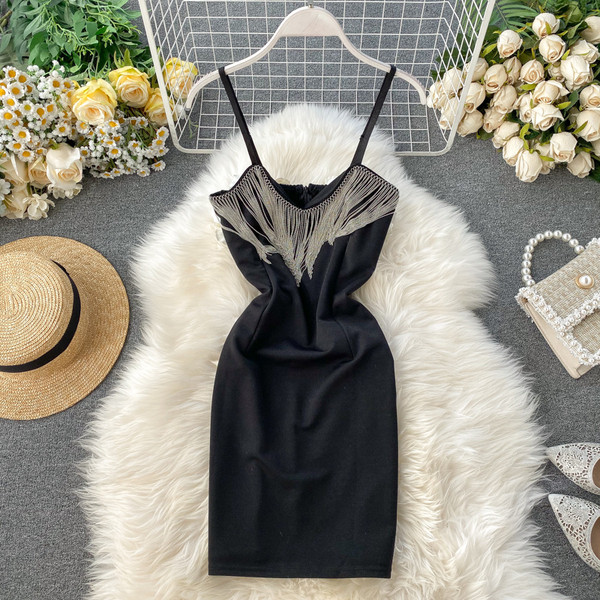 Официална дамска рокля с тънки презрамки в черен цвят