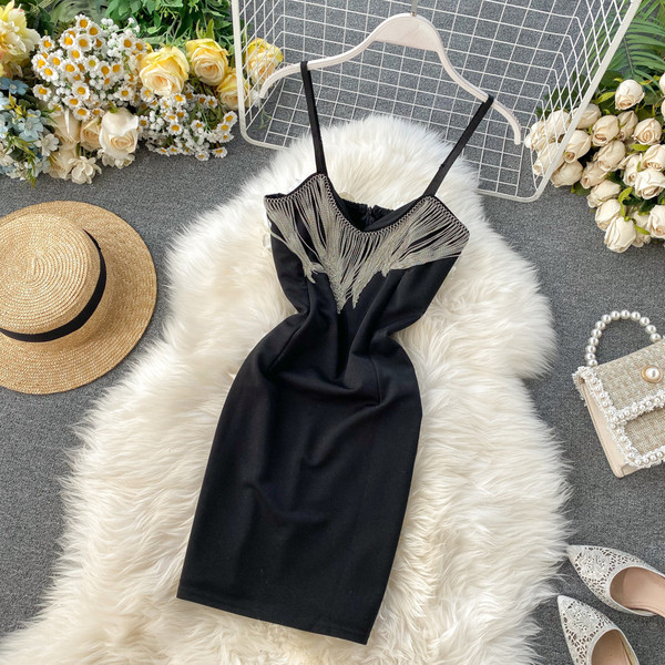 Официална дамска рокля с тънки презрамки в черен цвят